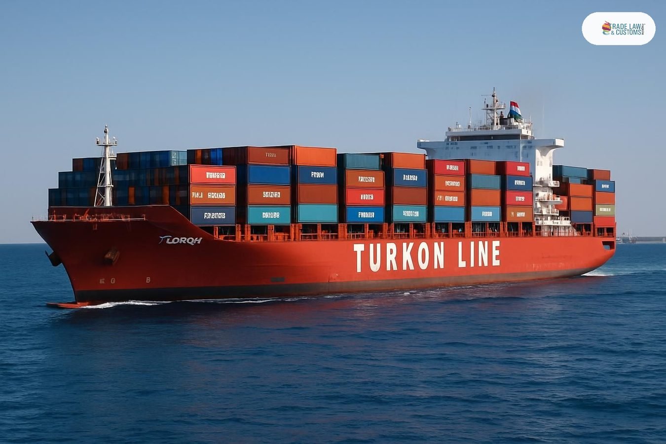Portacontenedor Turkon navegando por el Mar Rojo cerca de Jeddah en la ruta TRI